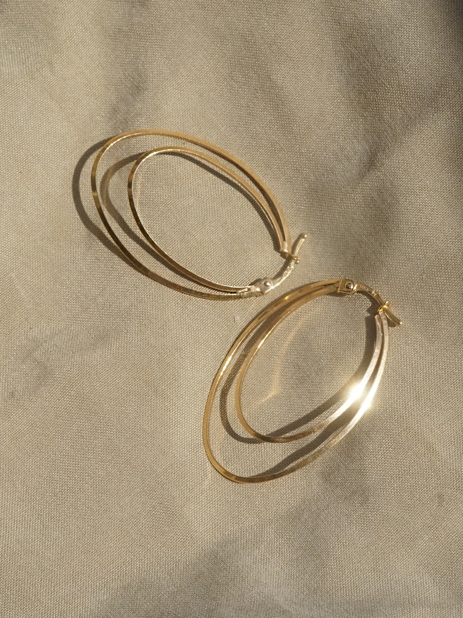 Double Oval Hoops