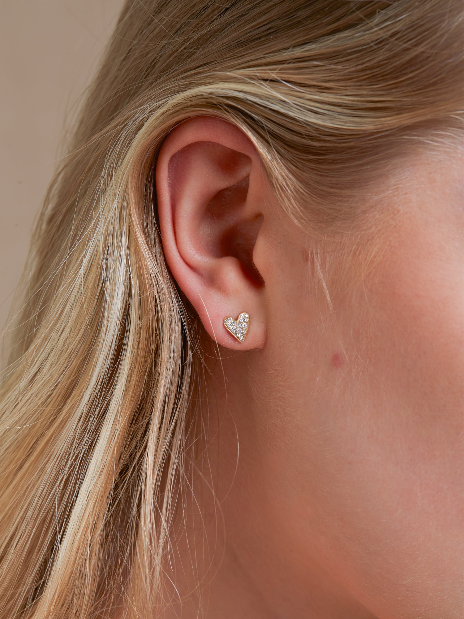 Medium Pavé Heart Studs