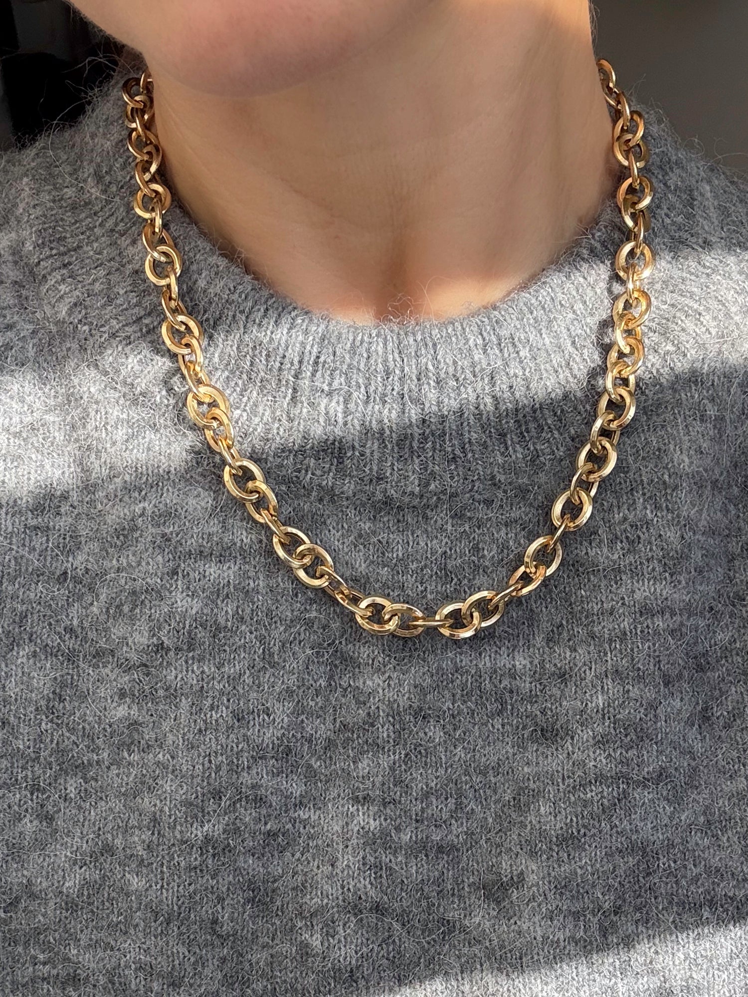 Hollow Oval Link necklace