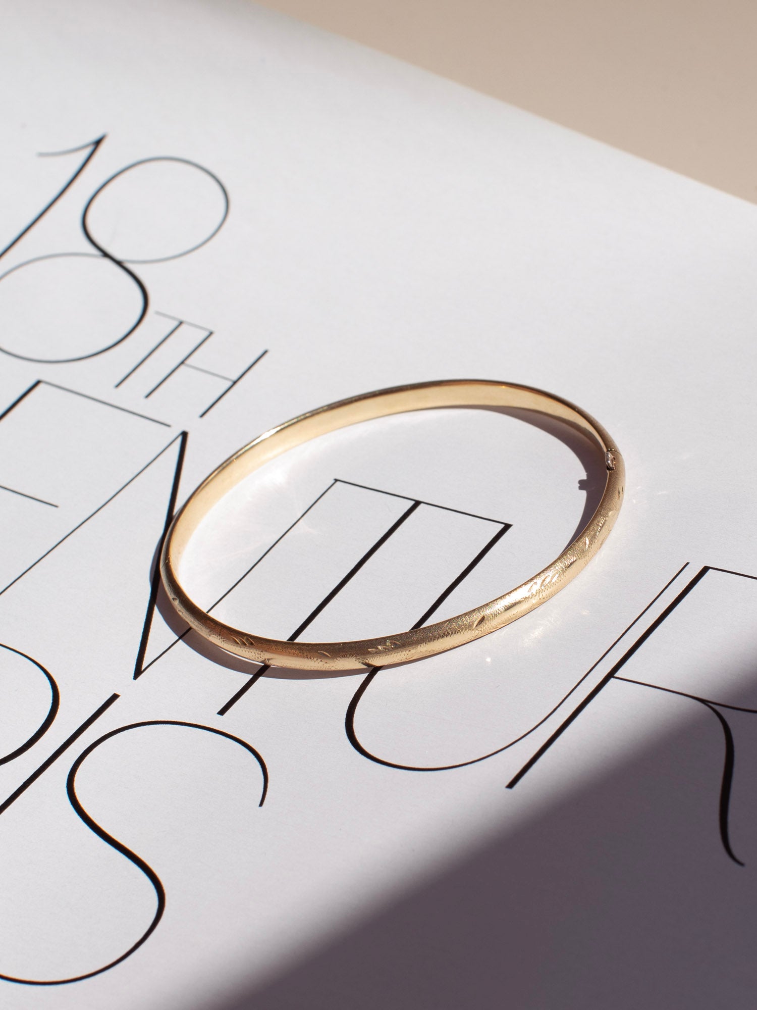Vintage 14k gold Bangle