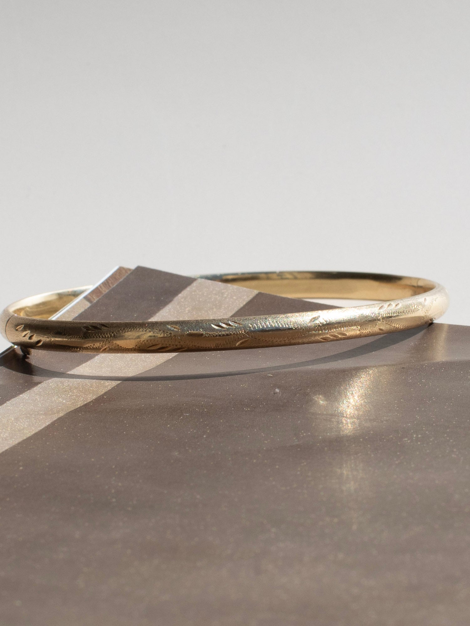 Vintage 14k gold Bangle